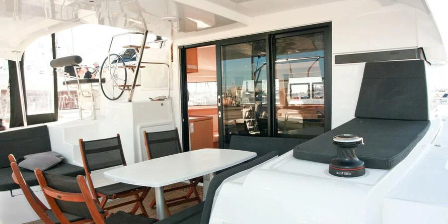 Lagoon 42