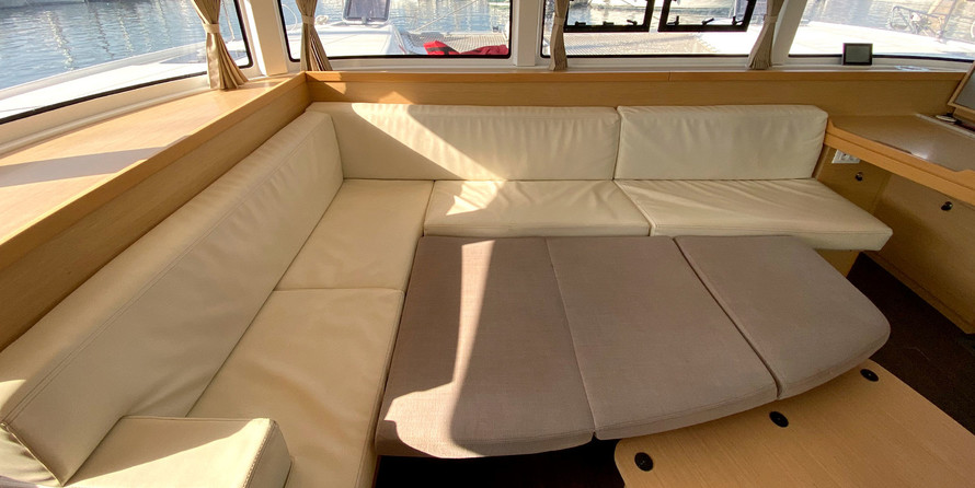Lagoon 42