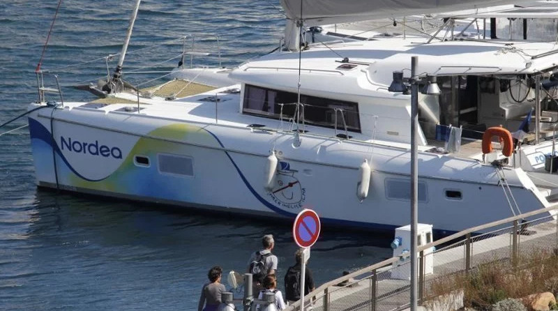 Lagoon 421