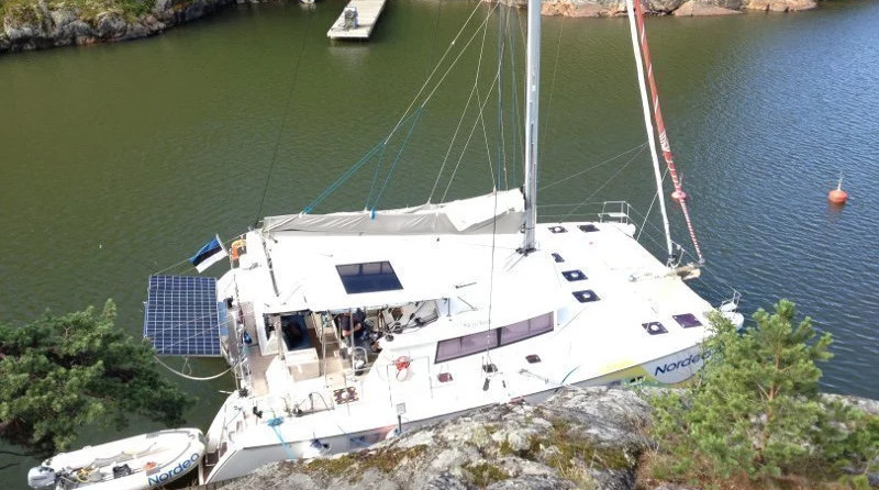 Lagoon 421