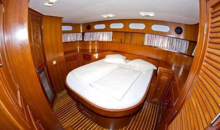 Staryacht 1670
