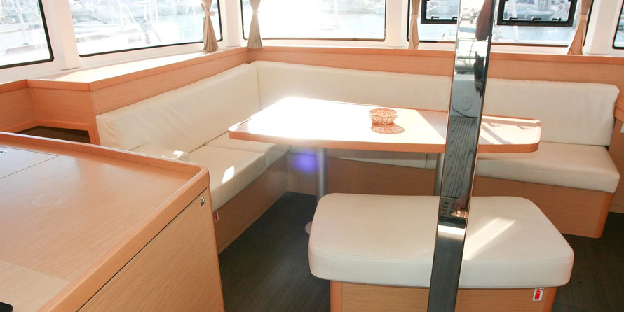 Lagoon 42