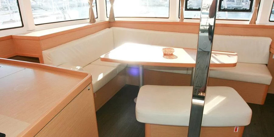 Lagoon 42