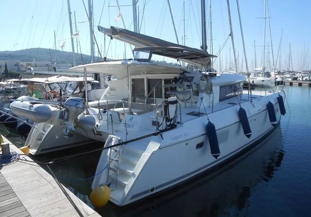 Lagoon 421