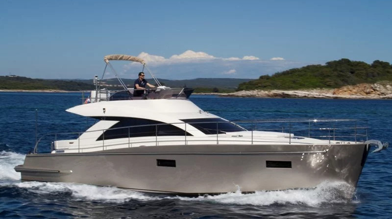 Cyrus 13.8 Flybridge