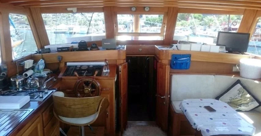 hot seat and giant (1 and 3 person)