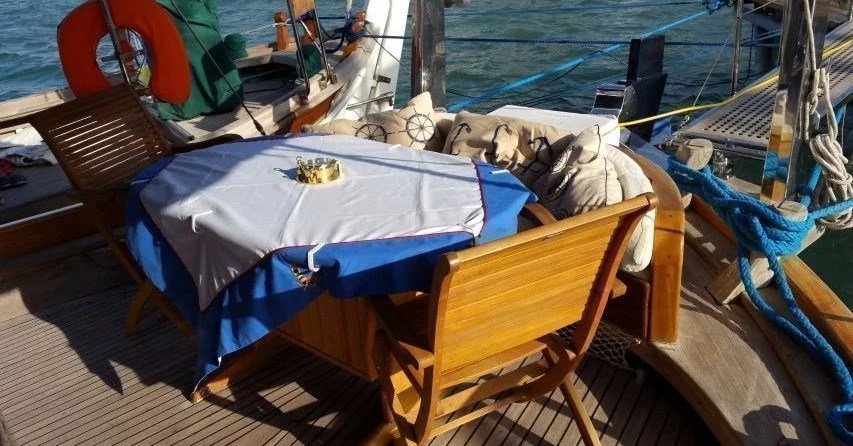 hot seat and giant (1 and 3 person)