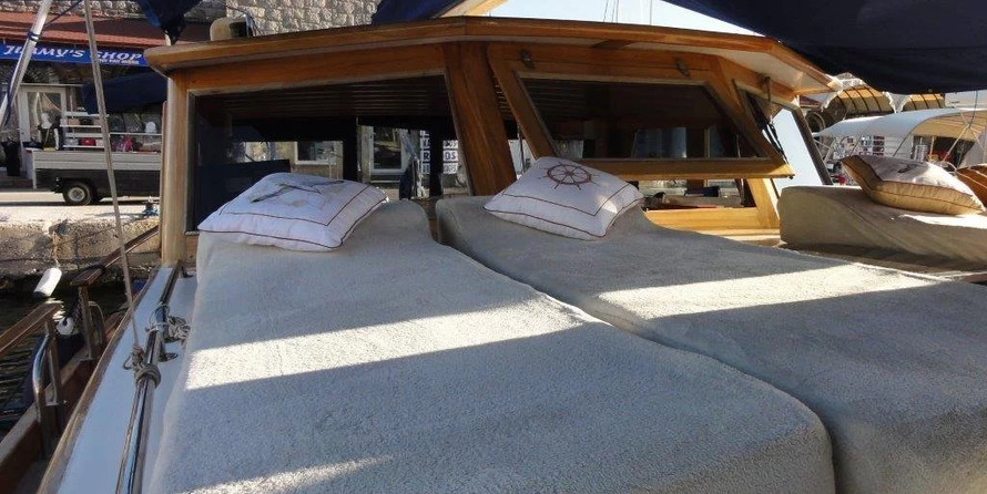 hot seat and giant (1 and 3 person)