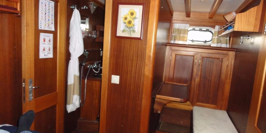 hot seat and giant (1 and 3 person)