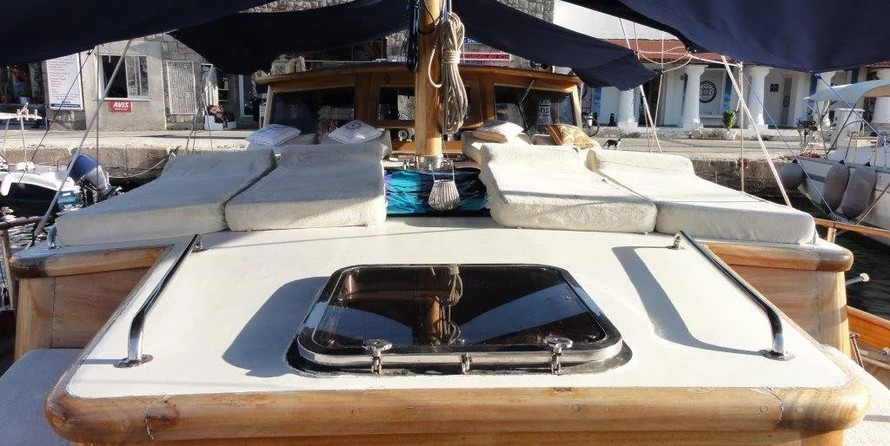 hot seat and giant (1 and 3 person)