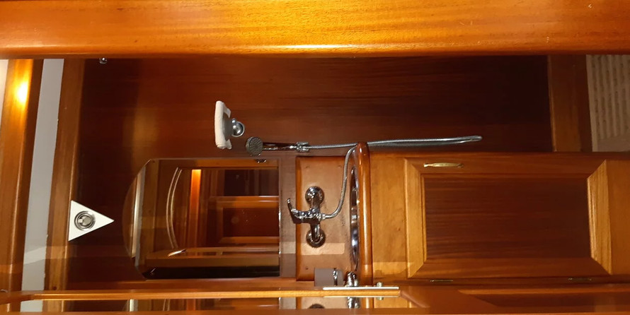 hot seat and giant (1 and 3 person)