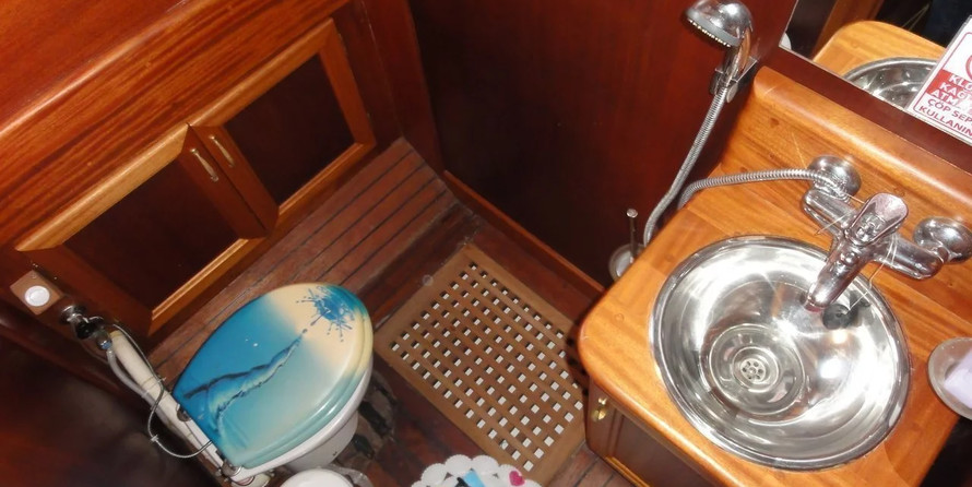 hot seat and giant (1 and 3 person)