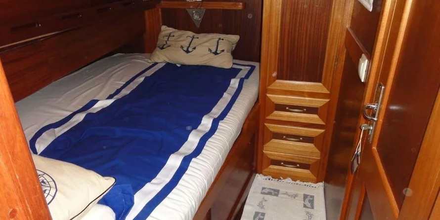 hot seat and giant (1 and 3 person)