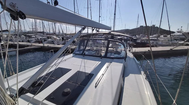 Hanse 548