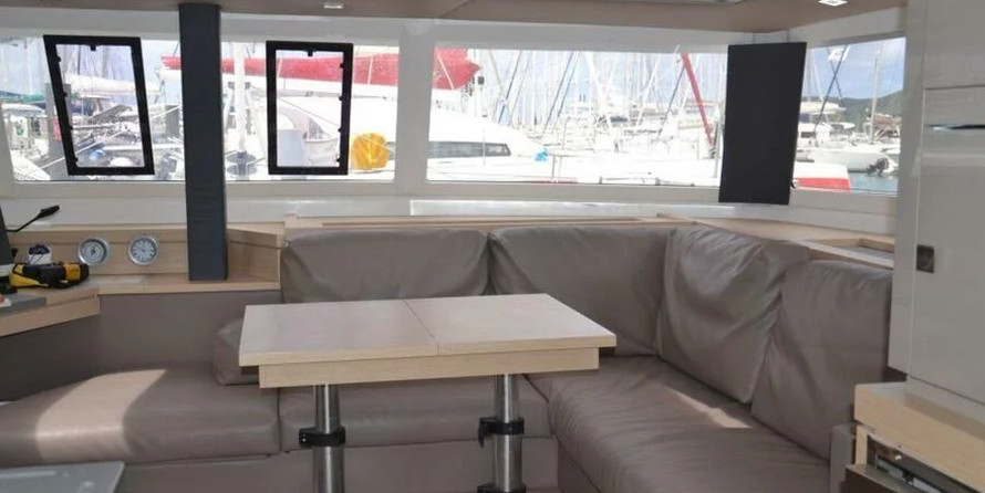 Fountaine Pajot Saona 47