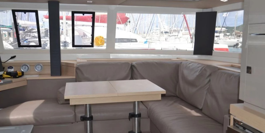 Fountaine Pajot Saona 47