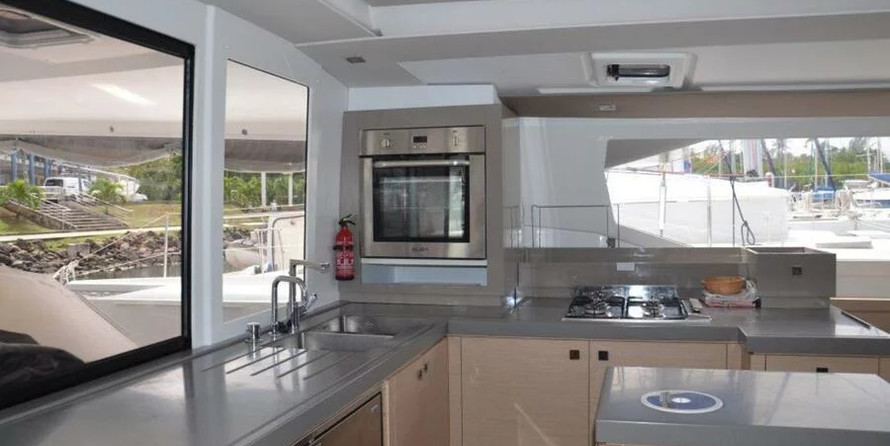 Fountaine Pajot Saona 47