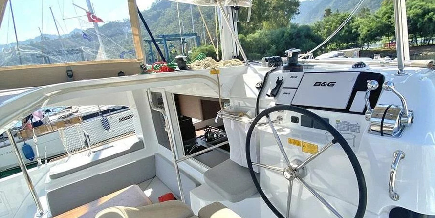 Lagoon 40
