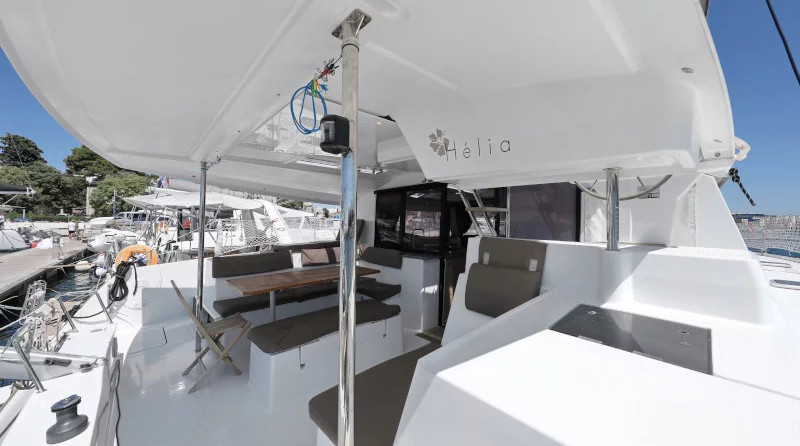 Helia 44