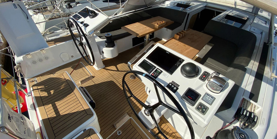 Hanse 548