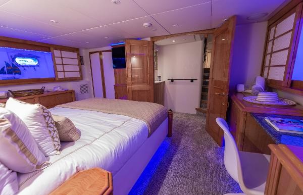 Poole 105 Expedition