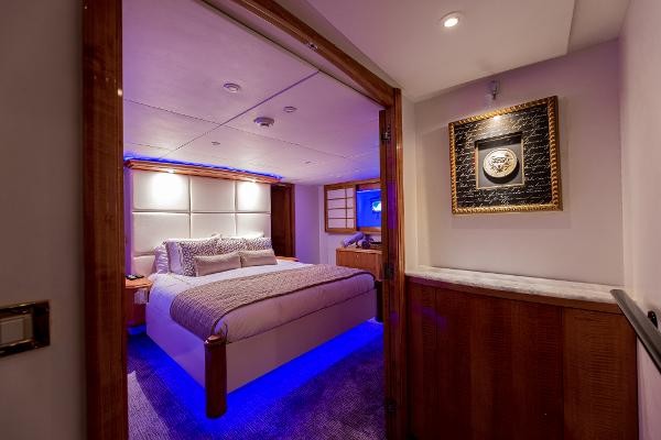 Poole 105 Expedition