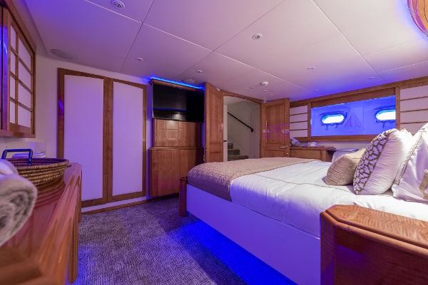 Poole 105 Expedition