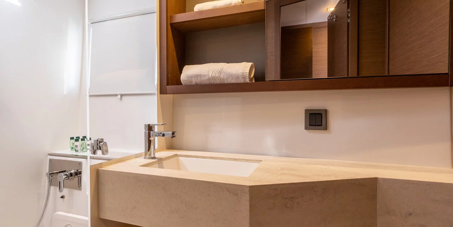 Lagoon 46 - 4 + 2 cab.