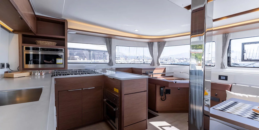 Lagoon 46 - 4 + 2 cab.