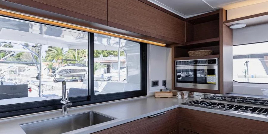 Lagoon 46 - 4 + 2 cab.