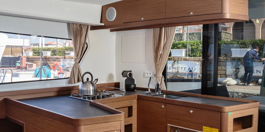 Lagoon 42 (Gen+A/C+WM)