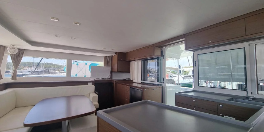 Lagoon 450
