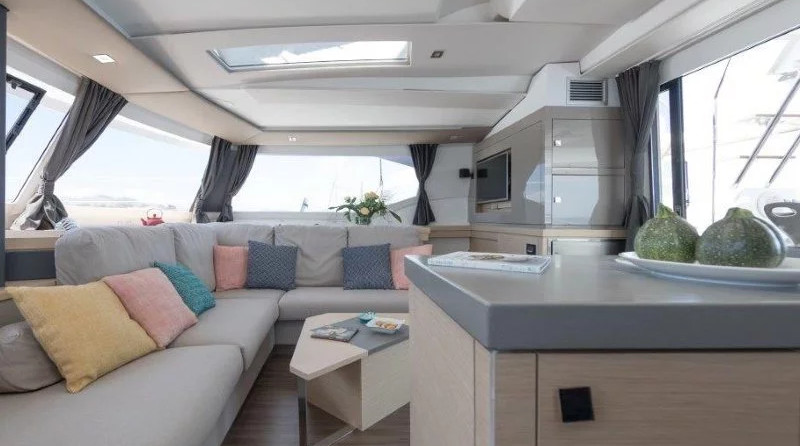 Fountaine Pajot Saona 47