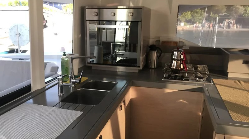 Fountaine Pajot Astrea 42