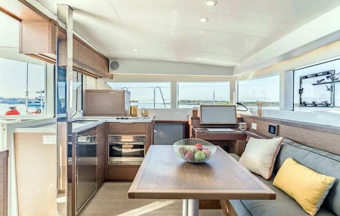 Lagoon 40 - 4 + 2 cab