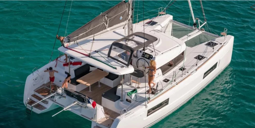 Lagoon 40 - 4 + 2 cab