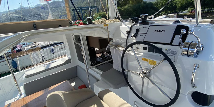 Lagoon 40 - 4 + 2 cab