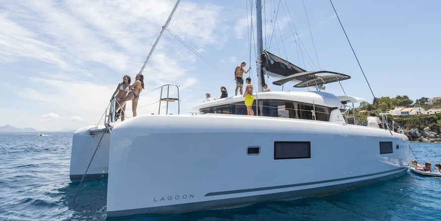 Lagoon 42