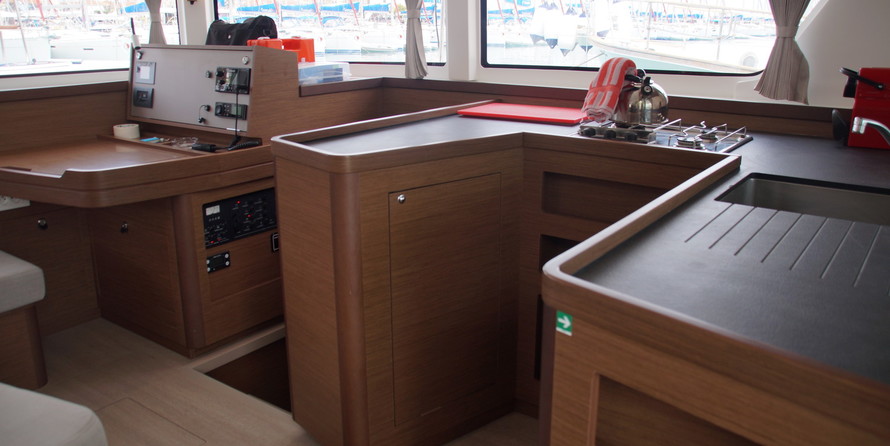 Lagoon 42 - 4 + 2 cab.