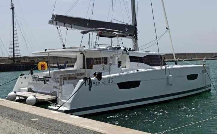 Fountaine Pajot Astréa 42