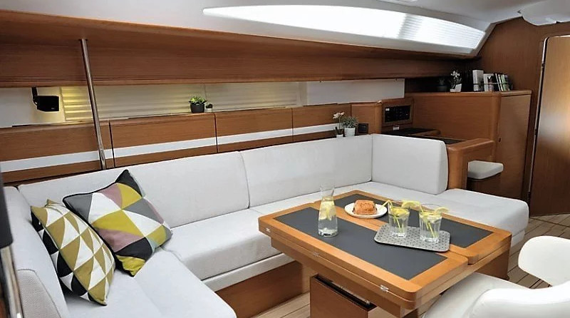 Jeanneau 53