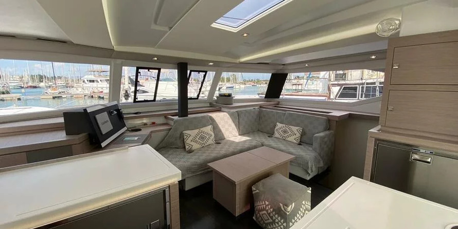 Fountaine Pajot Astrea 42