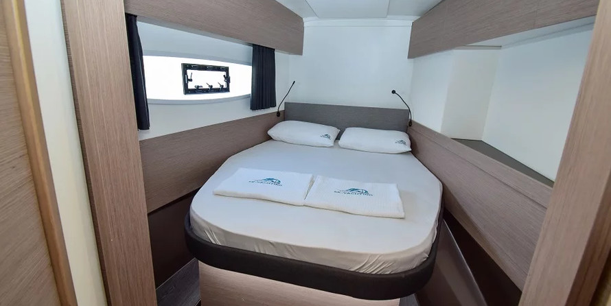 Fountaine Pajot Astrea 42