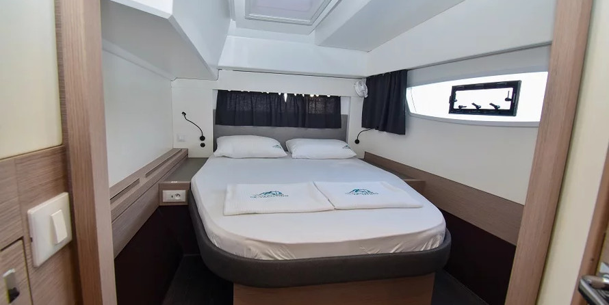 Fountaine Pajot Astrea 42