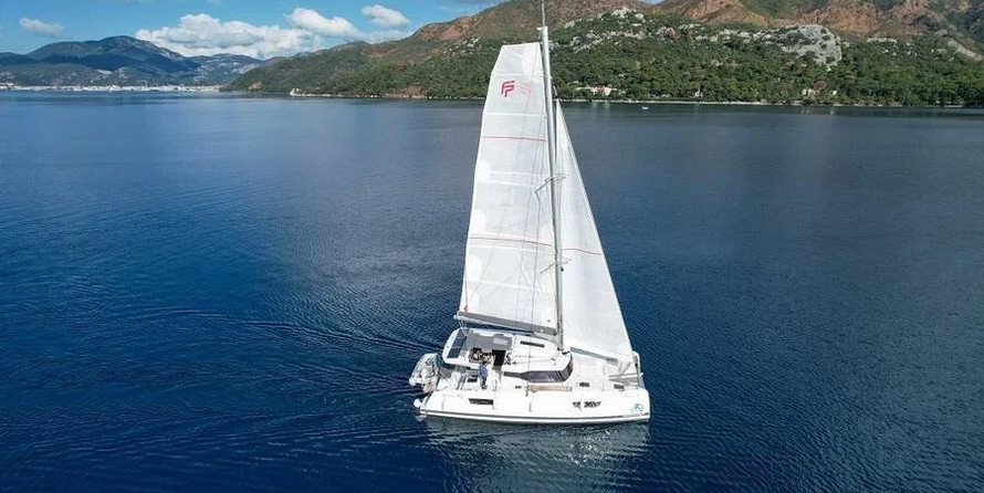 Fountaine Pajot Astrea 42