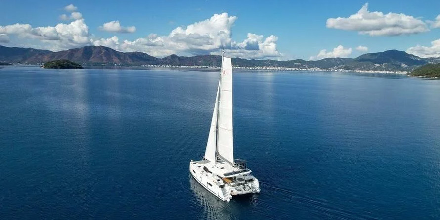 Fountaine Pajot Astrea 42