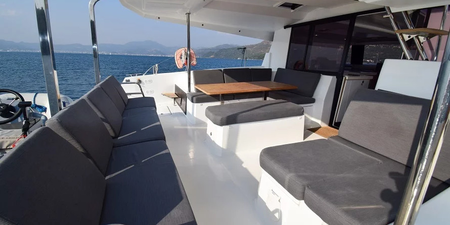 Fountaine Pajot Astrea 42