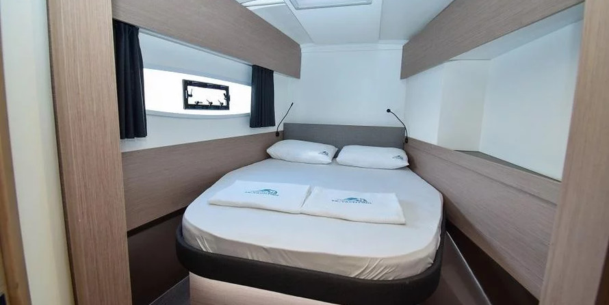 Fountaine Pajot Astrea 42