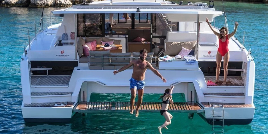 Fountaine Pajot Astrea 42
