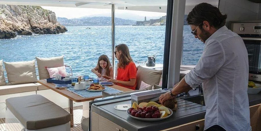 Fountaine Pajot Astrea 42